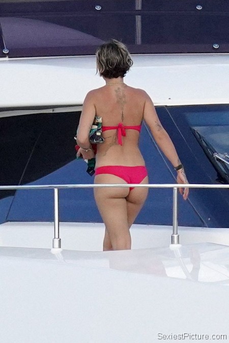 Rita Ora Sexy Ass Bikini