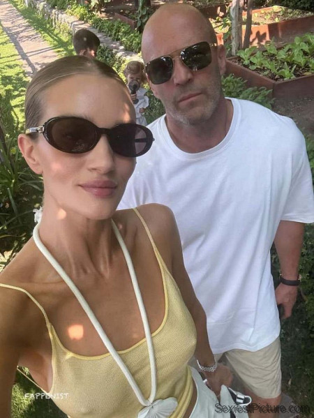 Rosie Huntington-Whiteley Nipples on Vacation