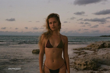 Sailor Brinkley Cook Sexy Bikini Body