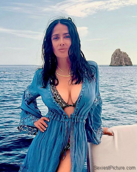 Salma Hayek Huge Boobs Bikini