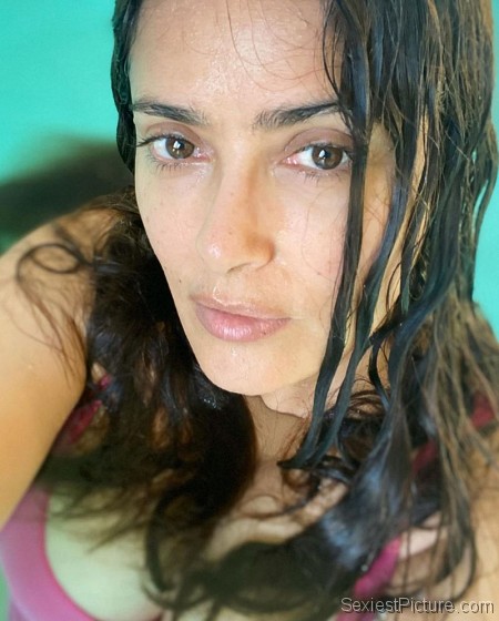 Salma Hayek Sexy Wet Cleavage