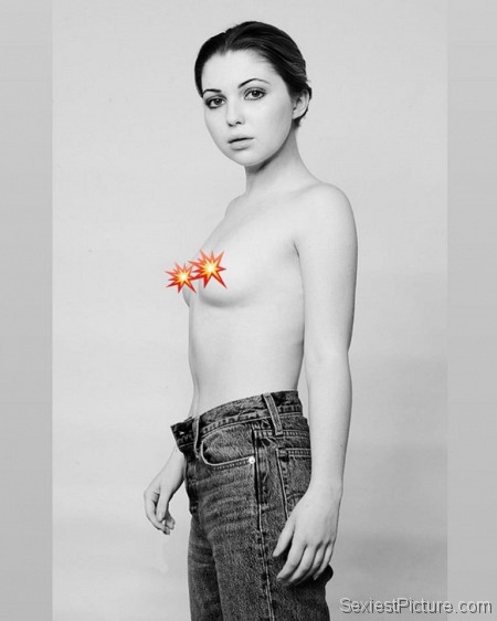 Sammi Hanratty Nude