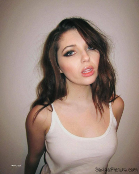 Sammi Hanratty Tits