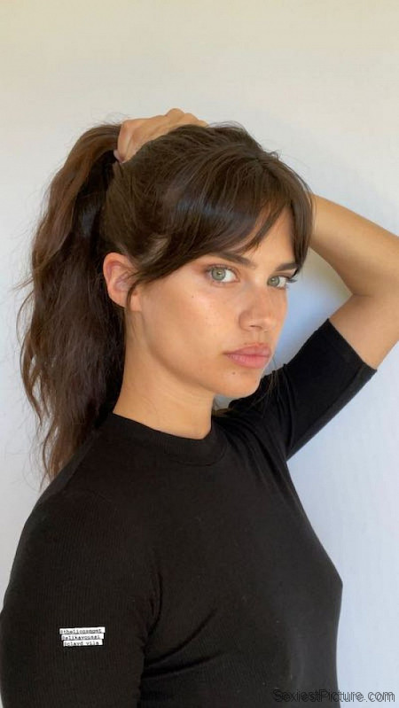 Sara Sampaio Braless Tits Pokies