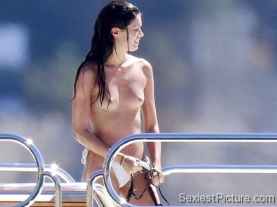 Sara Sampaio nude topless wet boobs tits paparazzi