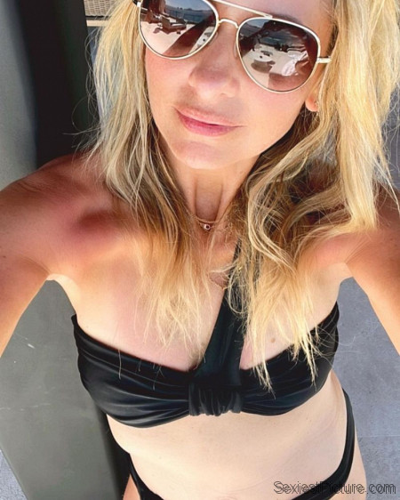 Sarah Michelle Gellar Sexy Bikini