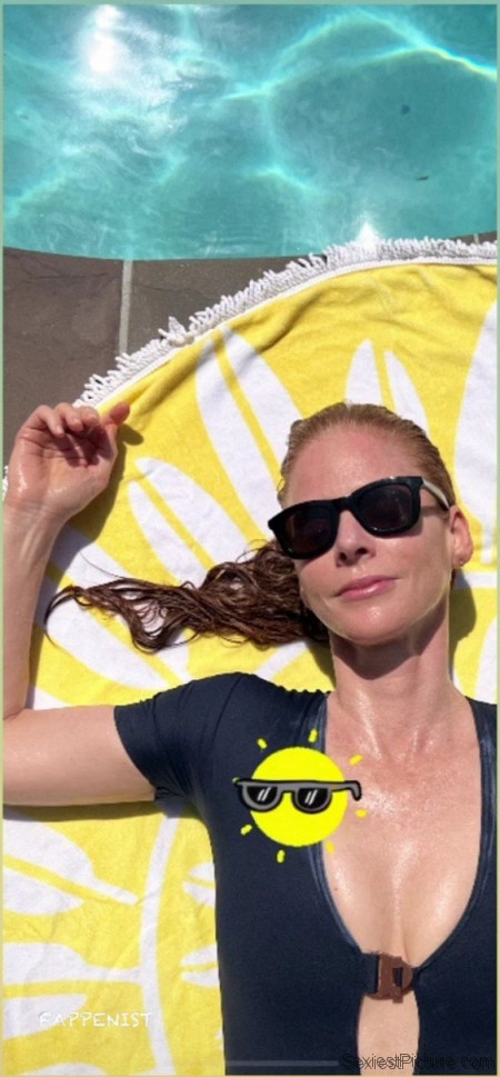 Sarah Rafferty Tits