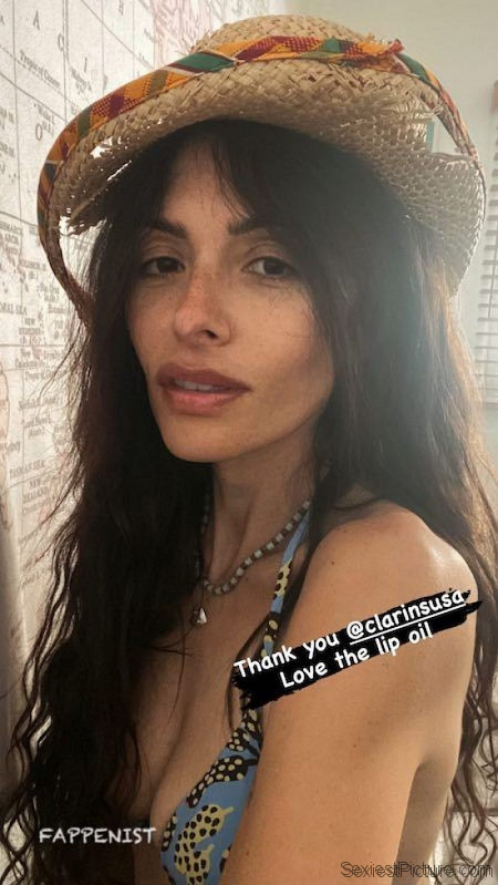 Sarah Shahi Tits