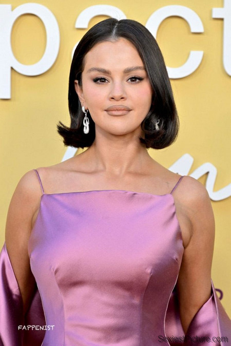 Selena Gomez Big Tits Nipples Pokies Selena Gomez Big Tits Nipples Pokies