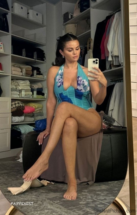 Selena Gomez Big Tits and Hot Legs Swimsuit