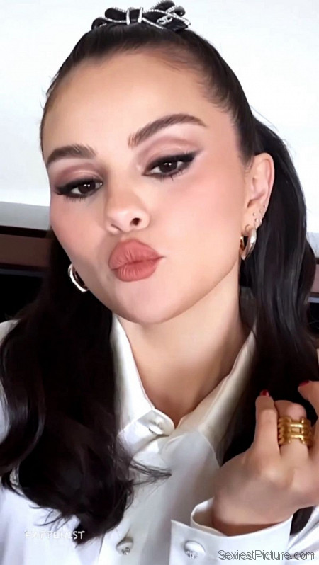 Selena Gomez Sexy Lips