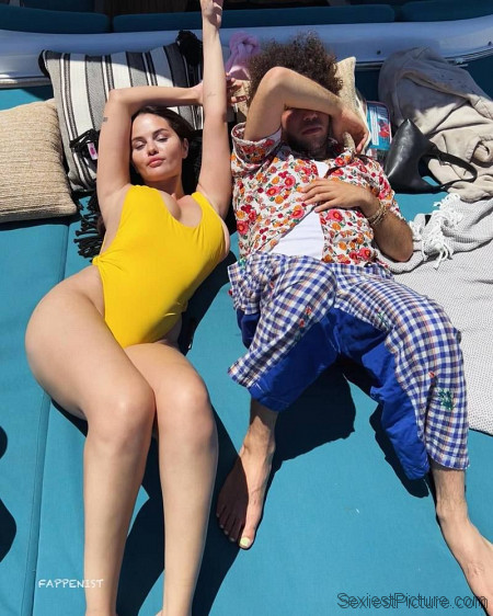 Selena Gomez Tits and Legs Swimsuit