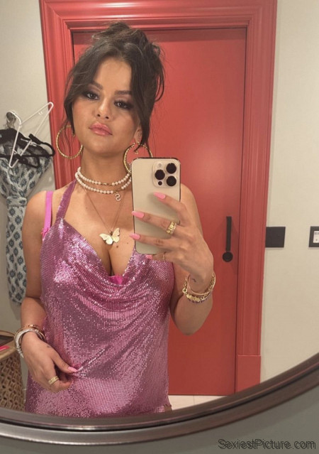 Selena Gomez Tits