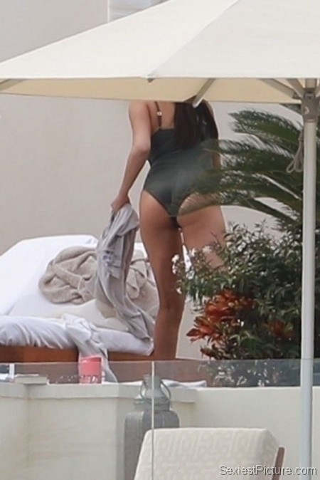 Selena Gomez sexy new bathing suit paparazzi photos