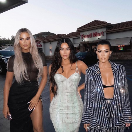 Sexy Kardashian Sisters