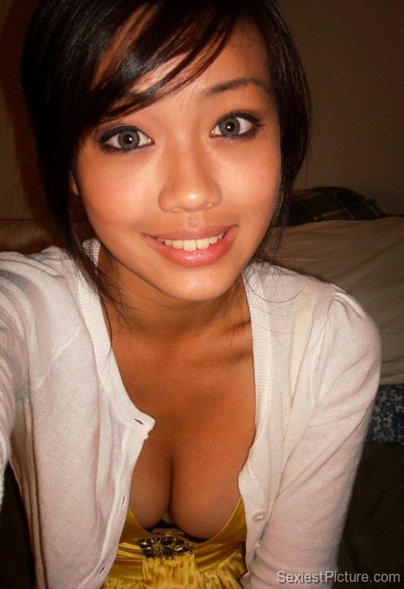 Sexy cute Asian teen selfie cleavage boobs eyes 