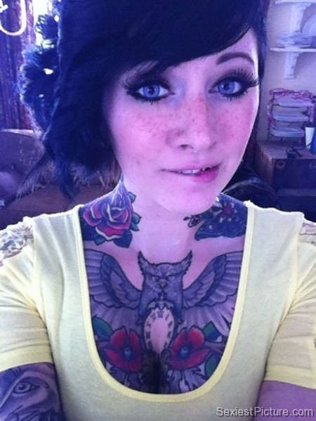 Sexy emo teen babe tattoos