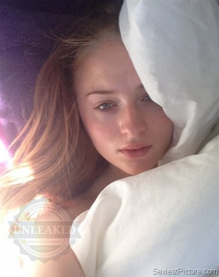 Sophie Turner nude leak proof