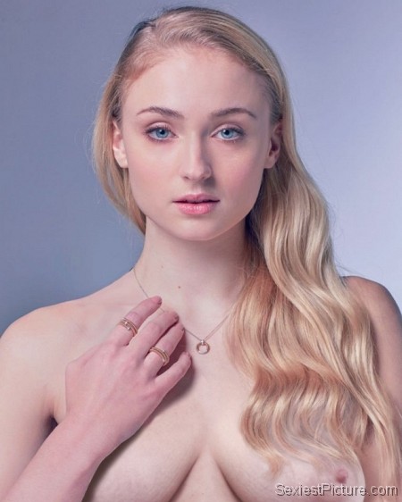 Sophie Turner nude