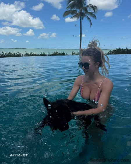 Sydney Sweeney Big Tits With her Dog