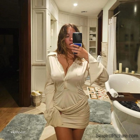 Sydney Sweeney Nipples Pokies