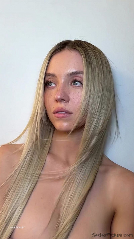 Sydney Sweeney Topless No Makeup