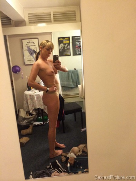 Tamzin Outhwaite nude selfie leaked