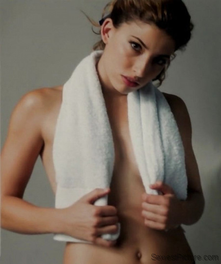 Tania Raymonde Nude and Sexy Photo Collection