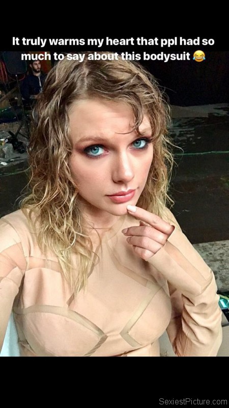 Taylor Swift bodysuit selfie