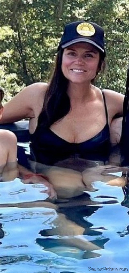 Tiffani Thiessen Big Tits