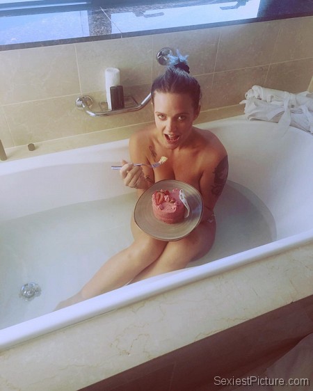 Tove Lo Nude