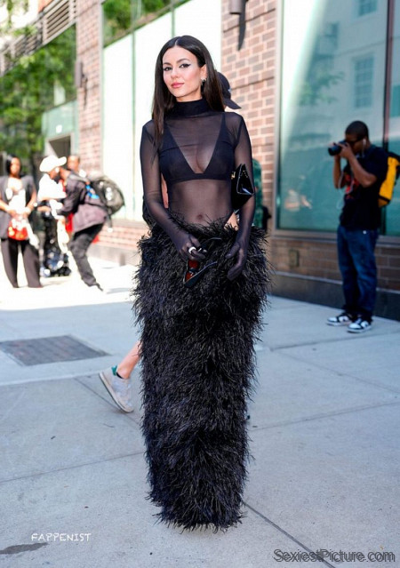Victoria Justice Big Tits See Through Dress