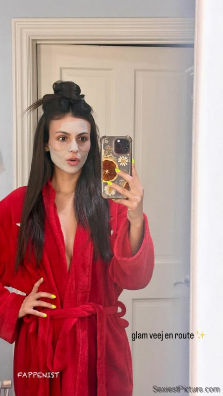 Victoria Justice Tits in a Robe