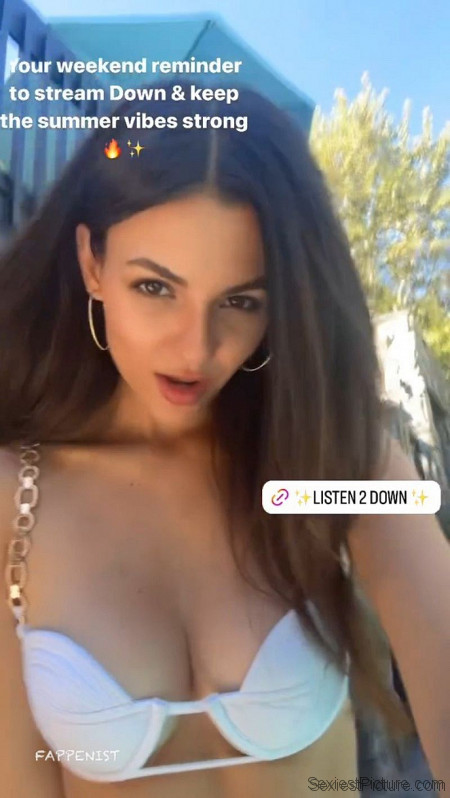 Victoria Justice Tits