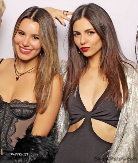 Victoria Justice and Madison Reed Tits
