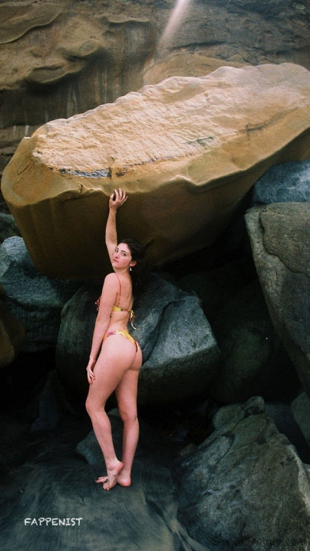 Willow Shields Sexy Ass Thong Bikini