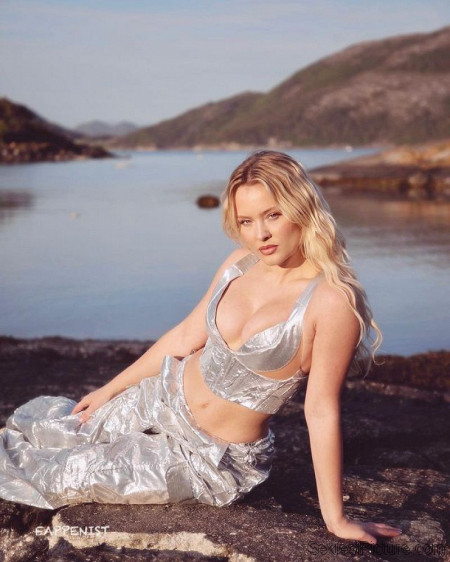 Zara Larsson Big Tits