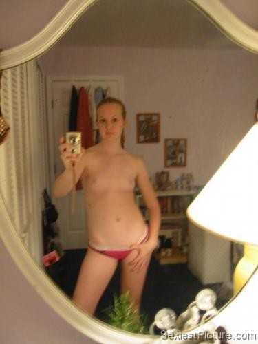 sexiest girl ever mirror shot