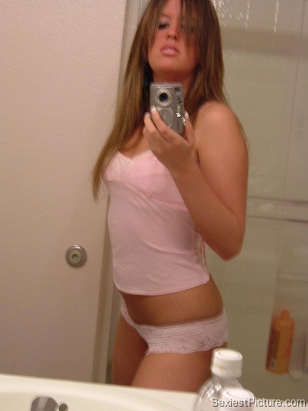 sexiest girl ever mirror shot