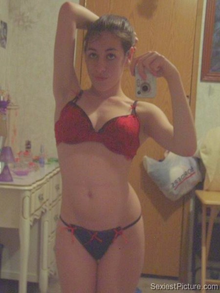 sexiest girl ever mirror shot