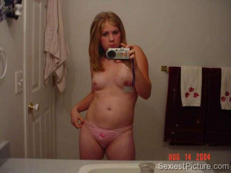 sexiest girl ever mirror shot