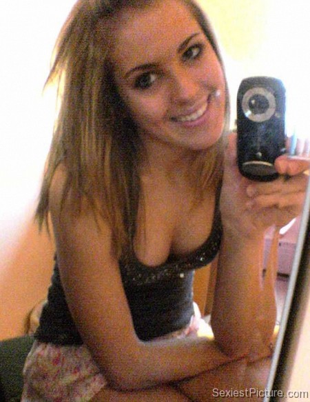 sexiest girl ever mirror shot