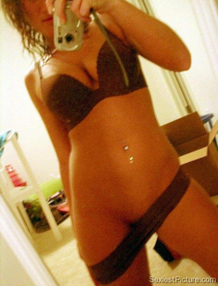 sexiest girl ever mirror shot