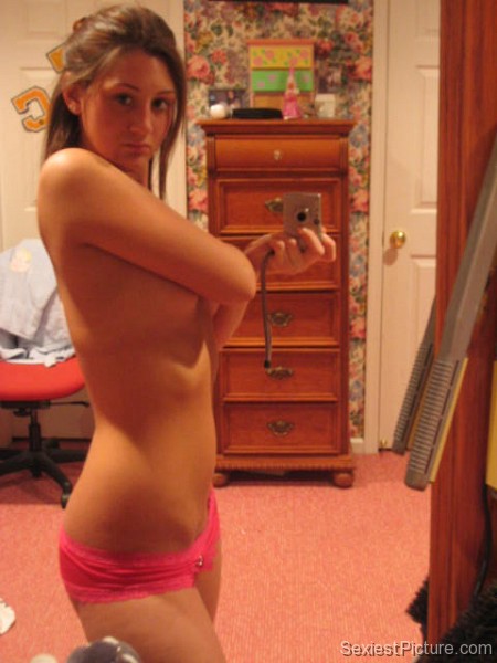 sexiest girl ever mirror shot