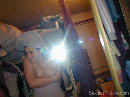 sexiest girl ever mirror shot