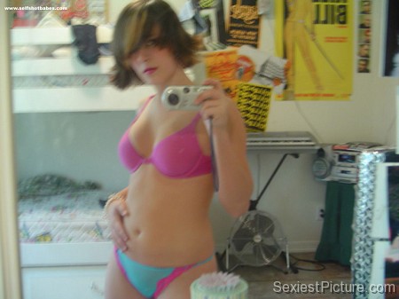 sexiest girl ever mirror shot