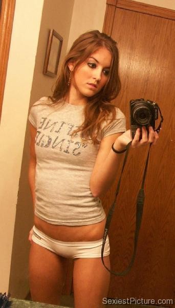 sexiest girl ever mirror shot