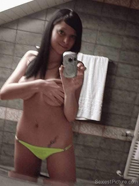 sexiest girl ever mirror shot