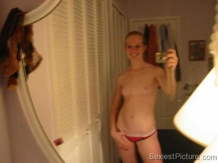 sexiest girl ever mirror shot