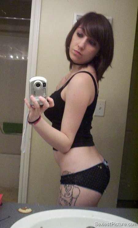 sexiest girl ever mirror shot